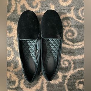 Never been worn besides a walk around the house. From a home with cats